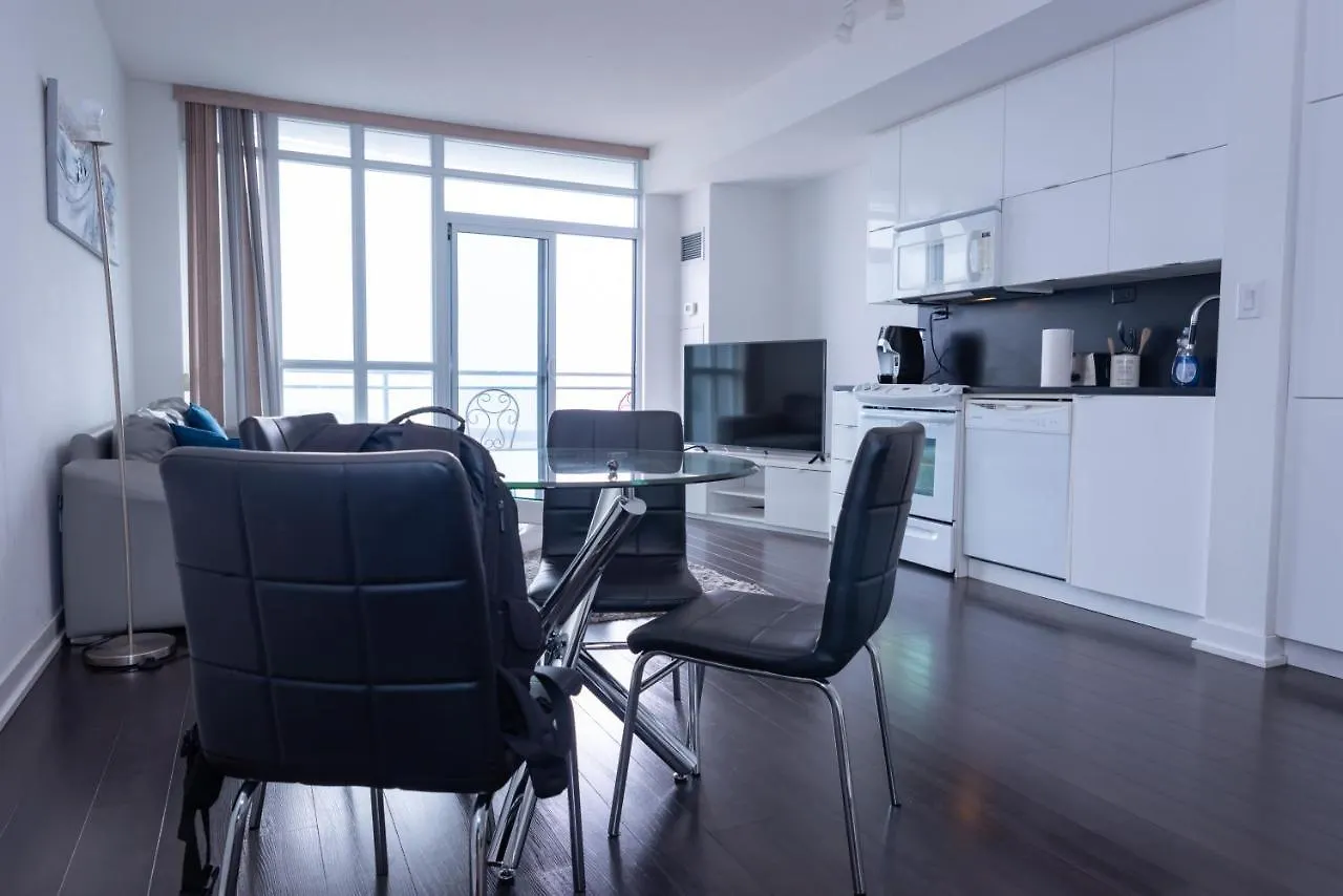 Classic Downtown Toronto Lakeview Condo With Free Parking Canada