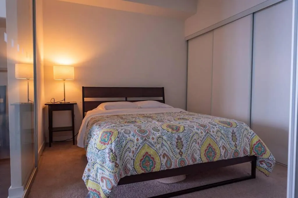 Classic Downtown Toronto Lakeview Condo With Free Parking