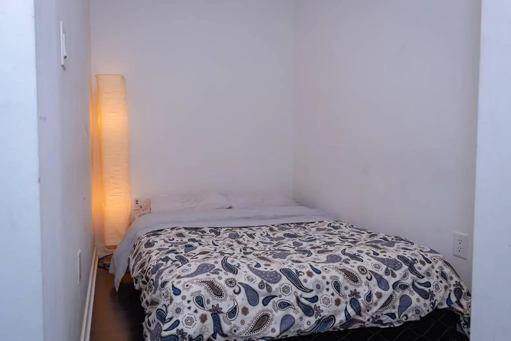 Classic Downtown Toronto Lakeview Condo With Free Parking 0*,